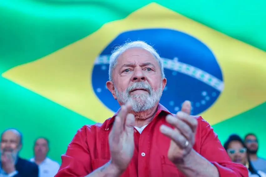 Lula é eleito presidente do Brasil com 50,79% dos votos válidos
