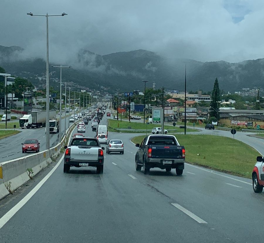 Previsão da Defesa Civil indica temporais e chuva intensa nesta terça na Capital