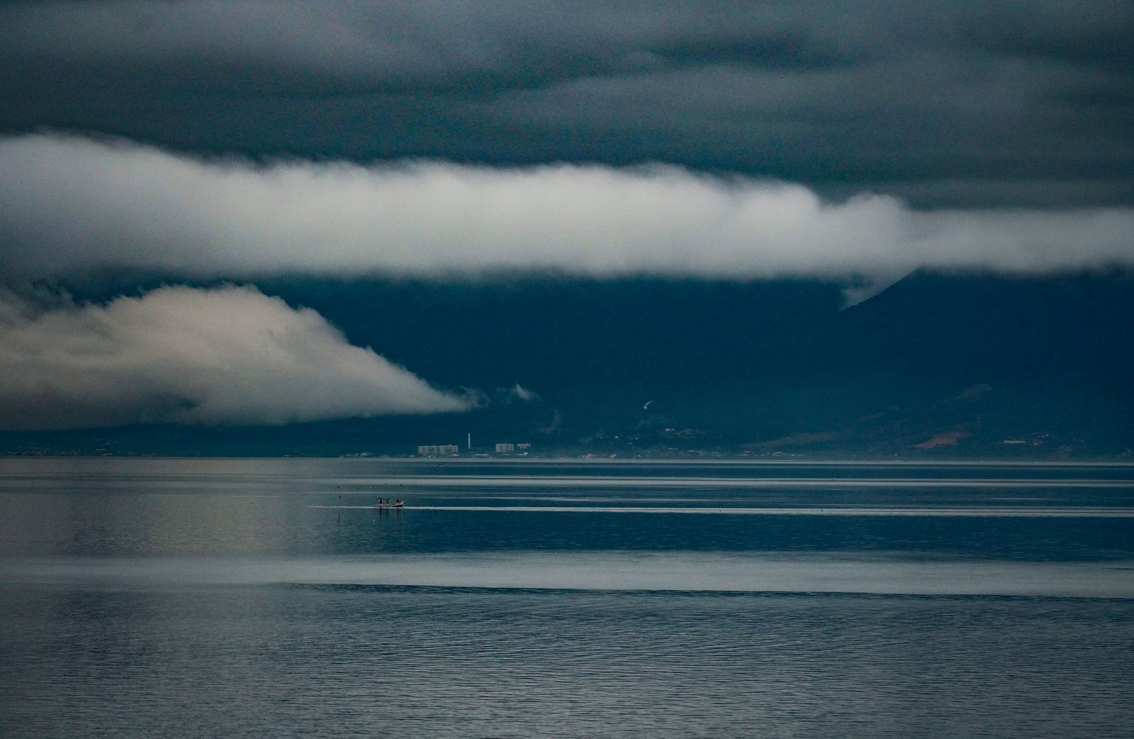 Temporais e chuva volumosa atingem SC nesta terça-feira