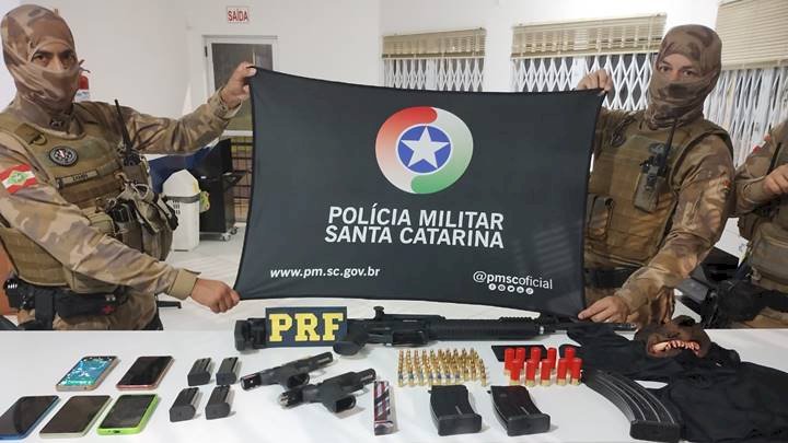 Suspeitos de homicídio em Florianópolis são detidos com armas de fogo em Lages