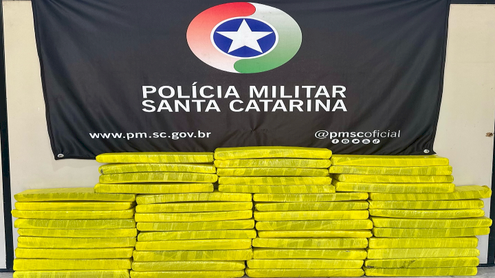Mais de 30 kg de maconha são apreendidos durante fiscalização de trânsito em SC