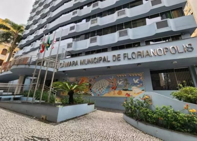 Renovação na Câmara de vereadores em Florianópolis para o próximo mandato é de 39,13%
