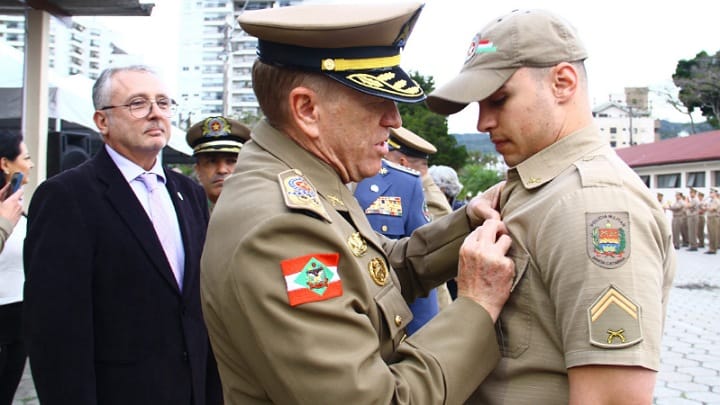 Polícia Militar de Santa Catarina realiza promoção de praças e oficiais nesta segunda