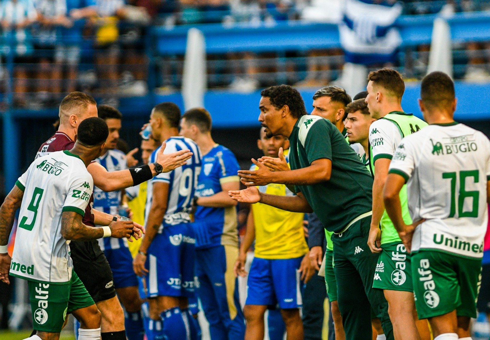 Avaí conquista o Catarinense 2025 em final polêmica contra a Chapecoense