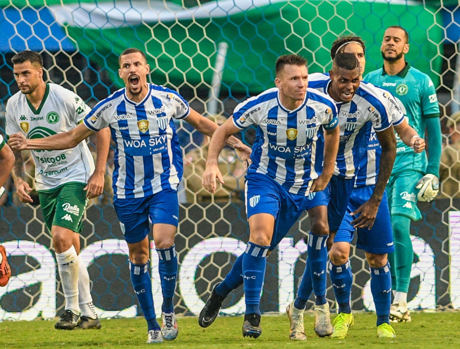 Avaí conquista o Catarinense 2025 em final polêmica contra a Chapecoense