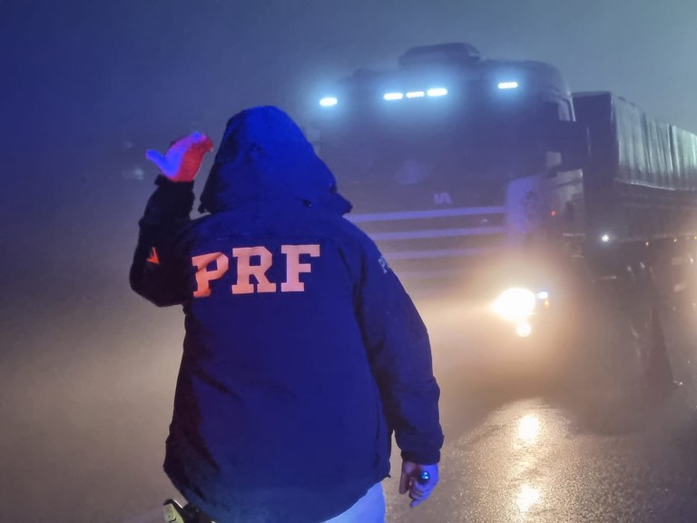 Policia-Rodoviaria-Federal-alerta-para-aumento-de-acidentes-causados-por-neblina-em-SC