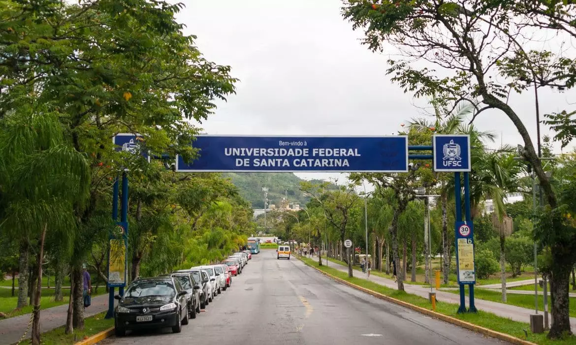 Justiça absolve réus do caso de suposta fraude na UFSC que resultou na morte do reitor Cancellier