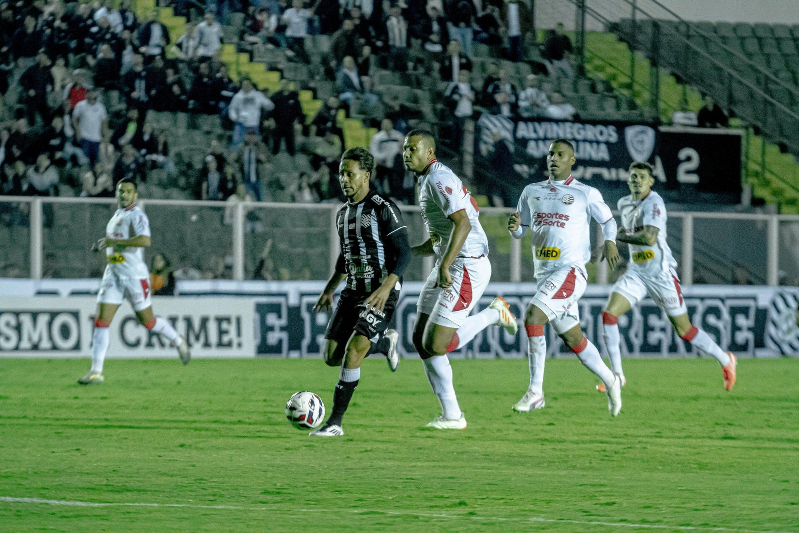 Empate que irrita o torcedor e trava recuperação do Figueirense na Série C