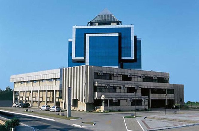 Homem é condenado a 51 anos de prisão por feminicídio e tentativa de homicídio em São José