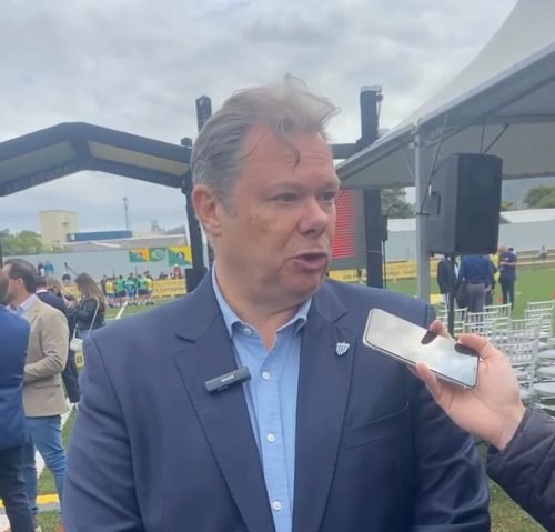 Jogadores do Avaí divulgam carta sobre transparência para os salários atrasados