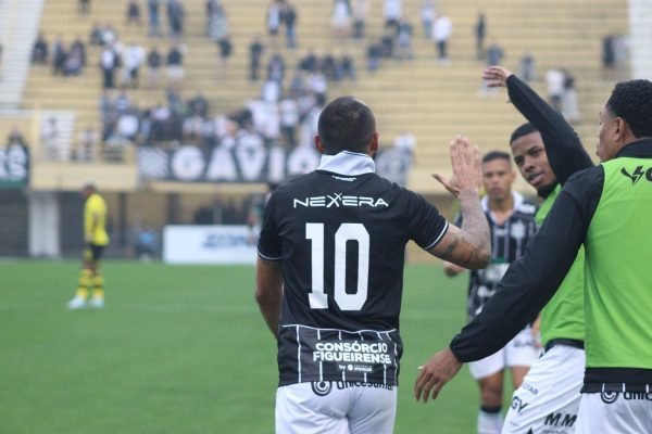 Figueirense vence fora de casa por 3 x 0 e segue vivo na Série C e com direito a sonhar