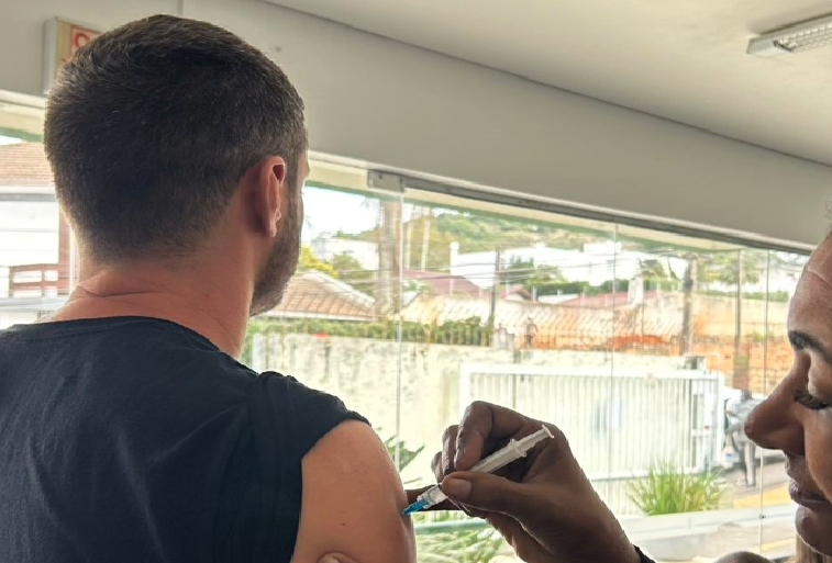 vacinas-contra-gripe-dengue-e-covid-19-estarao-disponiveis-gratuitamente-na-udesc-nesta-quinta-feira