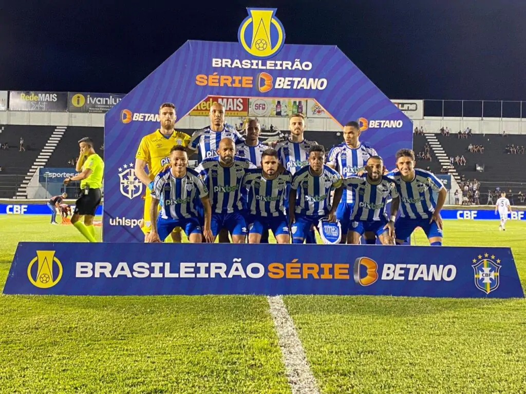 "Jogo ficou em ligação direta", comenta Eduardo Barroca sobre o 2º tempo do Avaí contra o ABC
