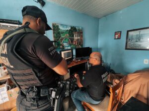 PF prende em Florianópolis homem suspeito de armazenar material de abuso sexual infantojuvenil