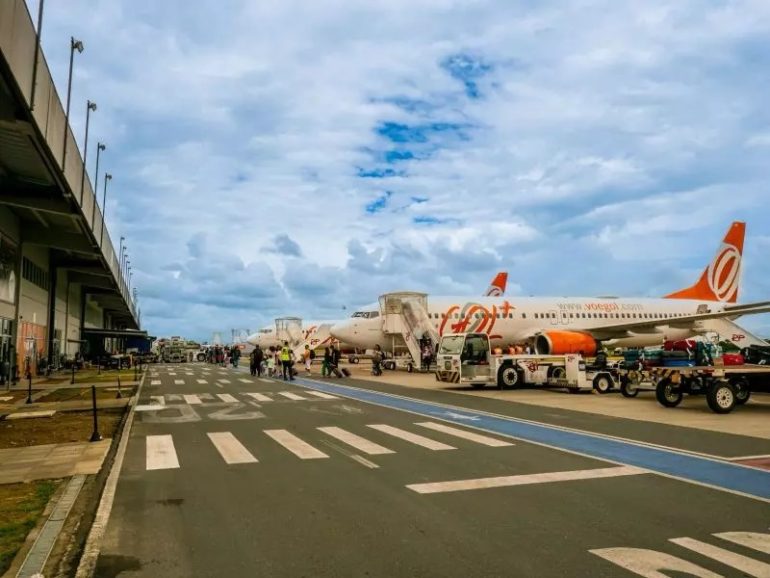 Aeroporto de Navegantes recebe voos cancelados do aeroporto de Florianópolis