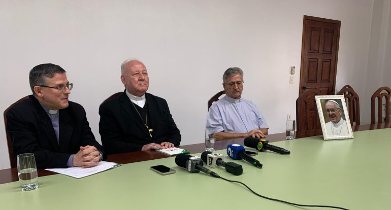 Arcebispo da Catedral Metropolitana de Florianópolis comenta o impacto simbólico e espiritual da morte do Papa