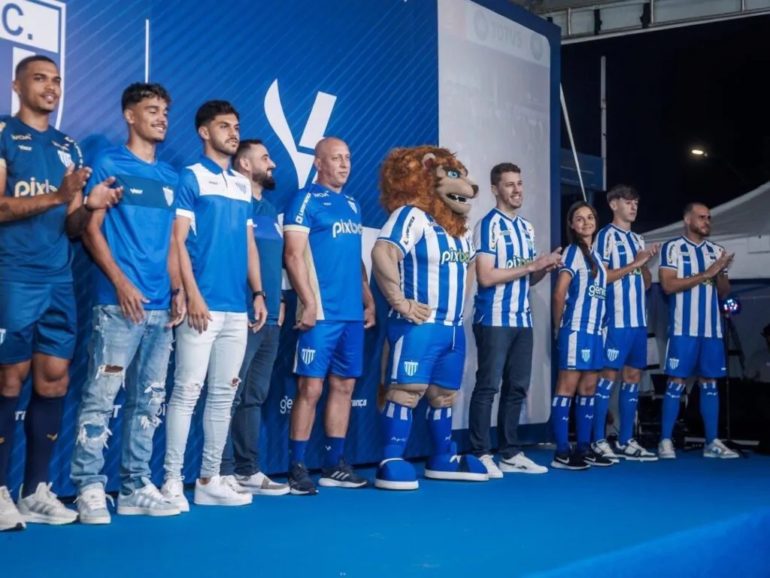 Avaí lança nova camisa e material esportivo fornecido
