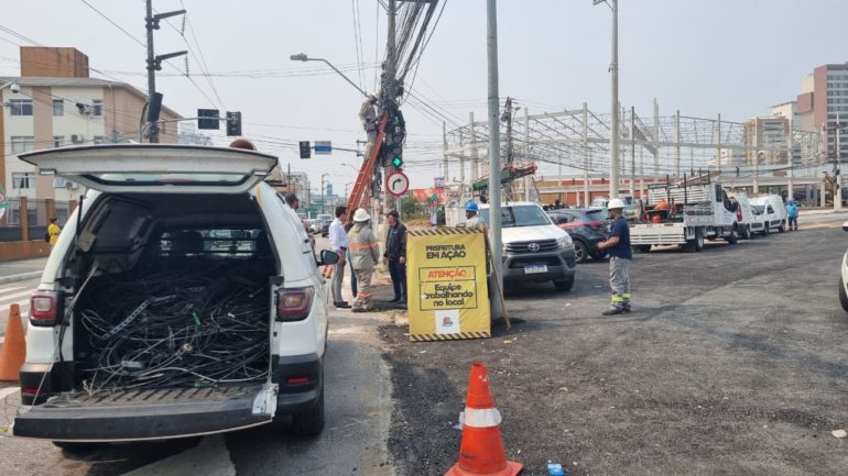 Avançam os trabalhos para liberação da nova rótula do Shopping Itaguaçu, em São José