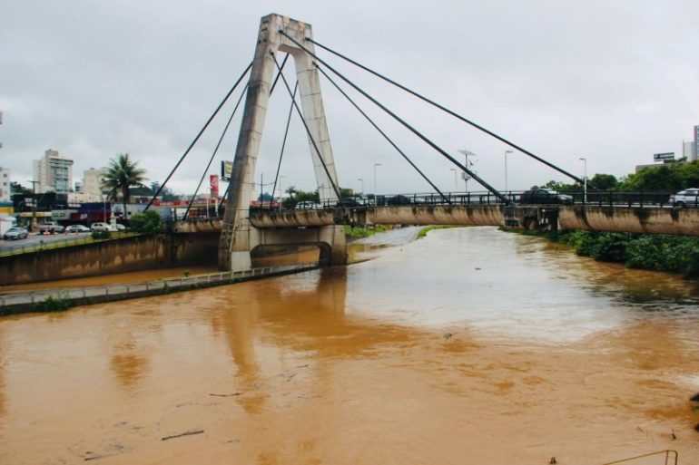 Brusque contabiliza 39 deslizamentos e mais de 50 ocorrências