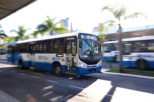 Câmara de Florianópolis aprova lei que proíbe som alto no transporte coletivo 
