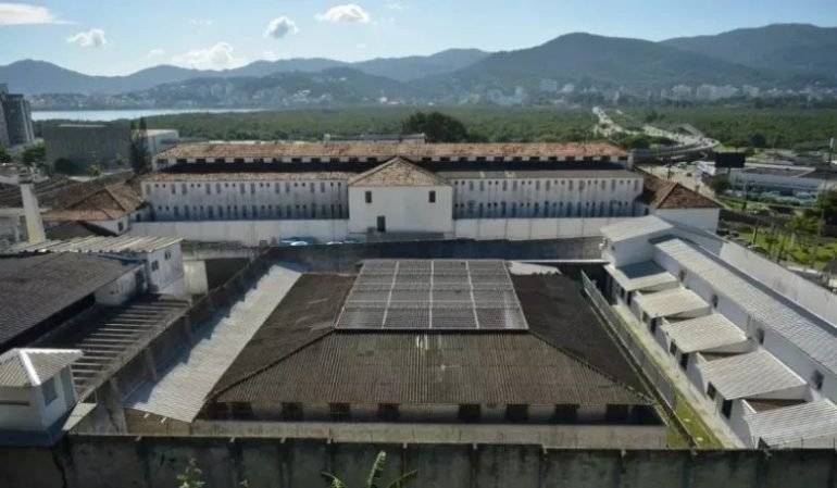 Desativação da penitenciária pode dar espaço a uma estátua de 30 metros na Capital