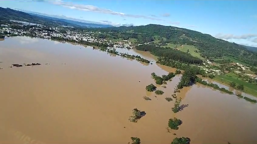 Enchente histórica em SC cidade de taió está debaixo d´água