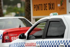 Florianópolis abre sindicância para apurar irregularidades em licenças de táxi