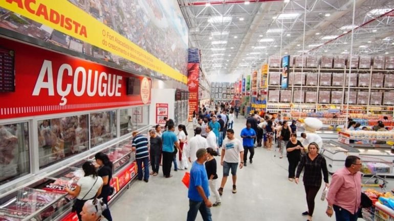 Fort Atacadista realiza feirão de empregos nesta terça para contratar 40 colaboradores para nova loja na Capital