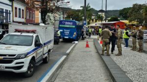 Idosa morre após ser atropelada por ônibus no Centro de Florianópolis