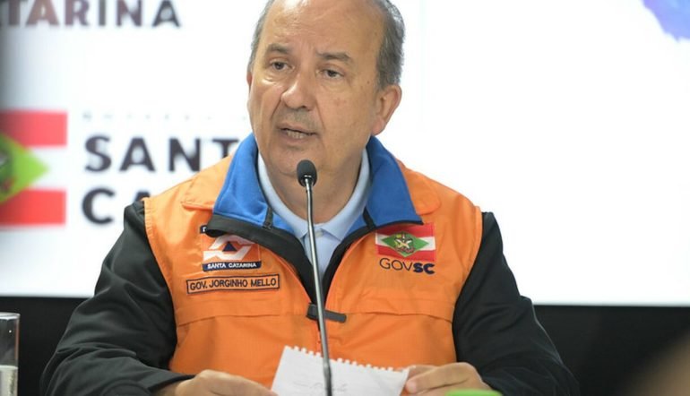 Jorginho Mello apresenta panorama das chuvas em SC na sede da Defesa Civil