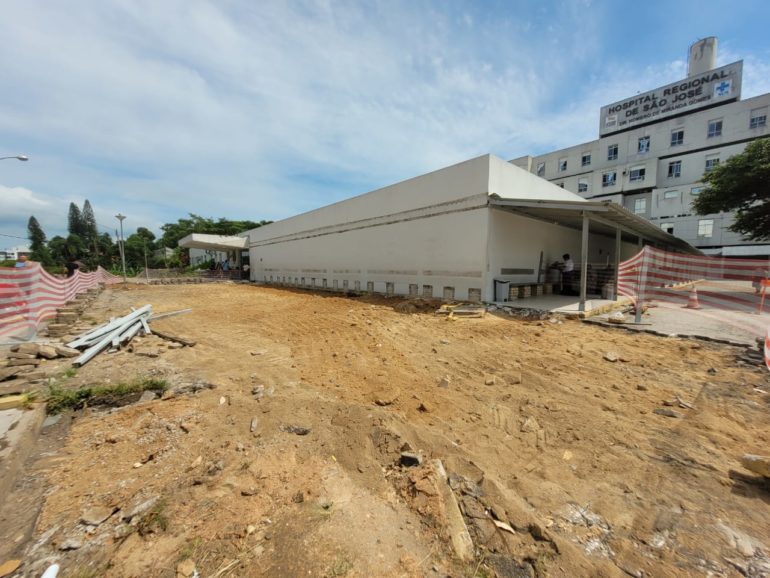 Jorginho Mello realiza vistoria em obras do Hospital Regional de São José