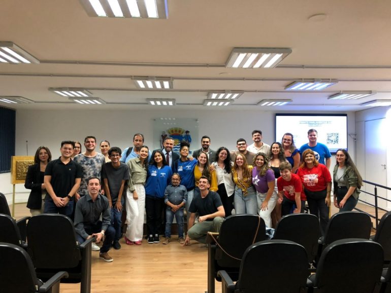 Jovens se reúnem para 1ª reunião da Frente Parlamentar da Juventude nesta terça