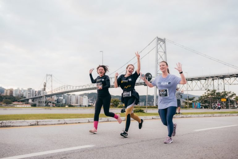 LIVE! RUN XP Florianópolis reúne 3 mil atletas em corridas à beira do mar neste domingo