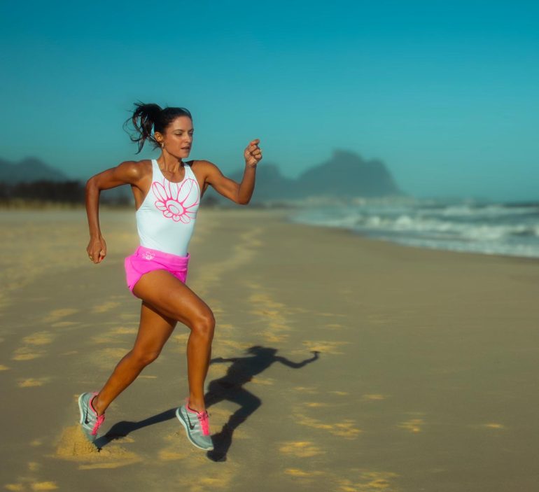 Lenda do Triathlon, Fernanda Keller participa de evento comemorativo na Estácio São José