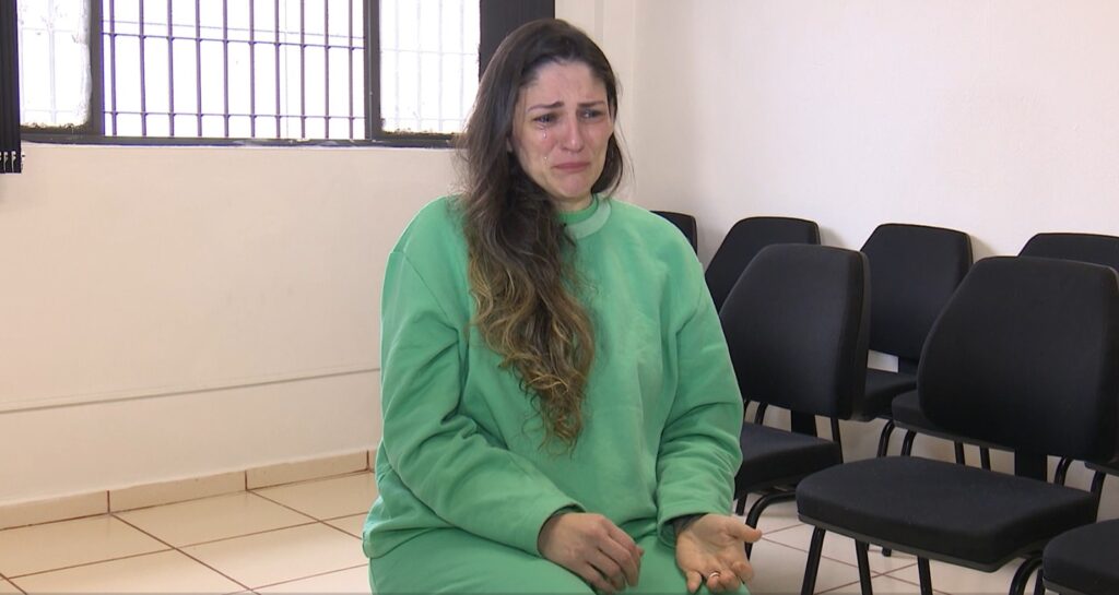Médica que atirou no ex-marido será julgada por tentativa de homicídio em outubro