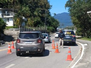 Motociclista é preso em Rancho Queimado por participar de “racha” e adulterar placa da moto