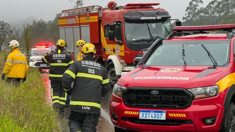 Jovem morre em grave acidente, após sair da pista e cair em ribanceira em Criciúma