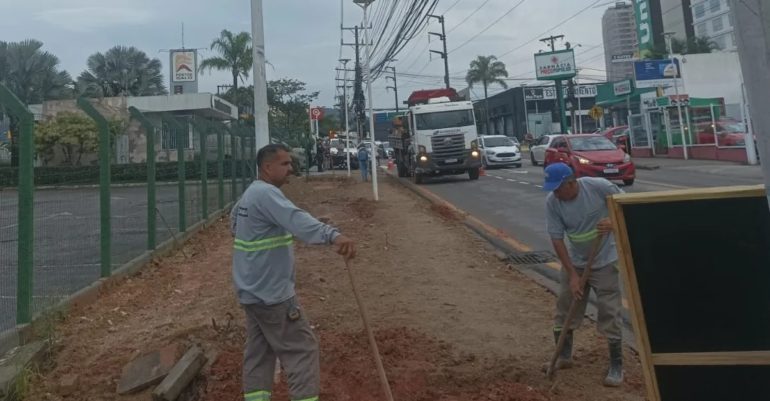 Obras da rotatória ao lado do Shopping Itaguaçu, em São José, entram em nova fase