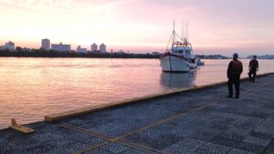 Polícia Federal, Ibama e Marinha do Brasil realizam operação conjunta de combate à pesca ilegal em área protegida no litoral catarinense