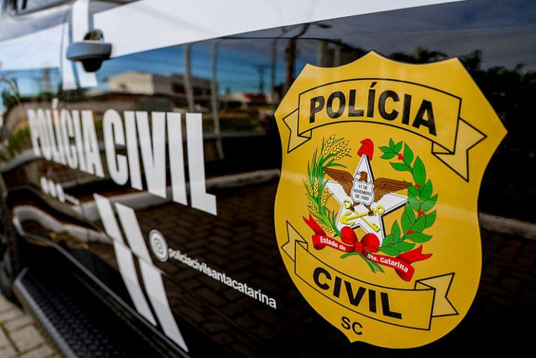 Quase 7 mil imagens de pornografia infantil são encontradas com professor na Capital