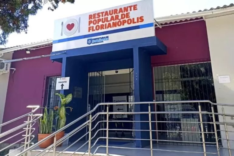 Prefeito Topázio anuncia mudança no público-alvo do Restaurante Popular em Florianópolis