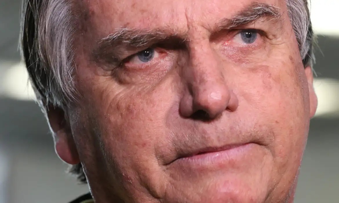 Prisão de Bolsonaro torna-se o foco em Brasília após condenação histórica