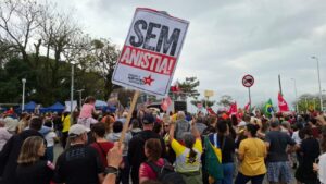 Protestos contra PEC da Blindagem e PL da Anistia mobilizam manifestantes em todo o país