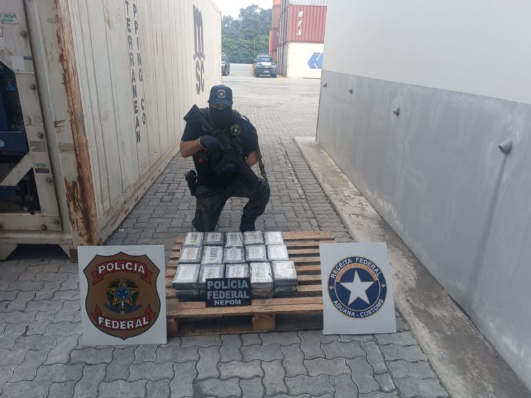 Receita Federal e Polícia Federal apreendem 33 kg de cocaína no Norte de SC