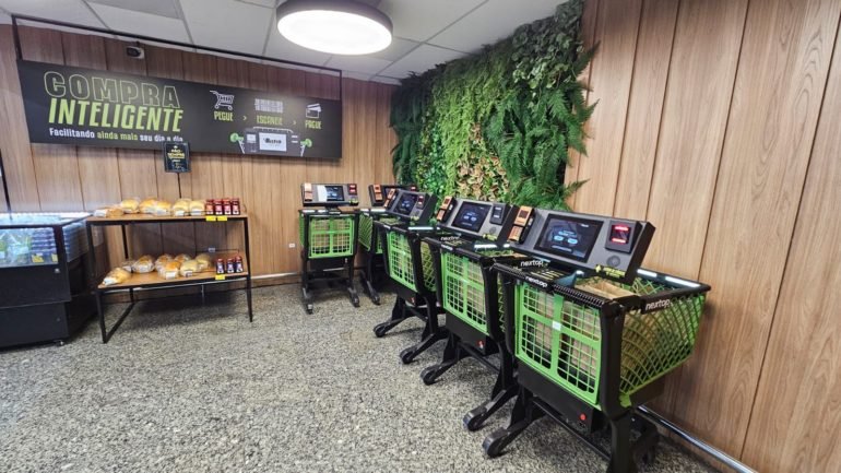 Rede de Supermercados lança "carrinhos inteligentes" em Florianópolis