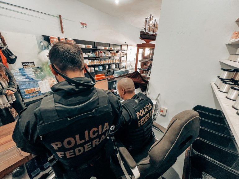 Suspeito por crime de abuso sexual infantojuvenil na internet é preso em Laguna