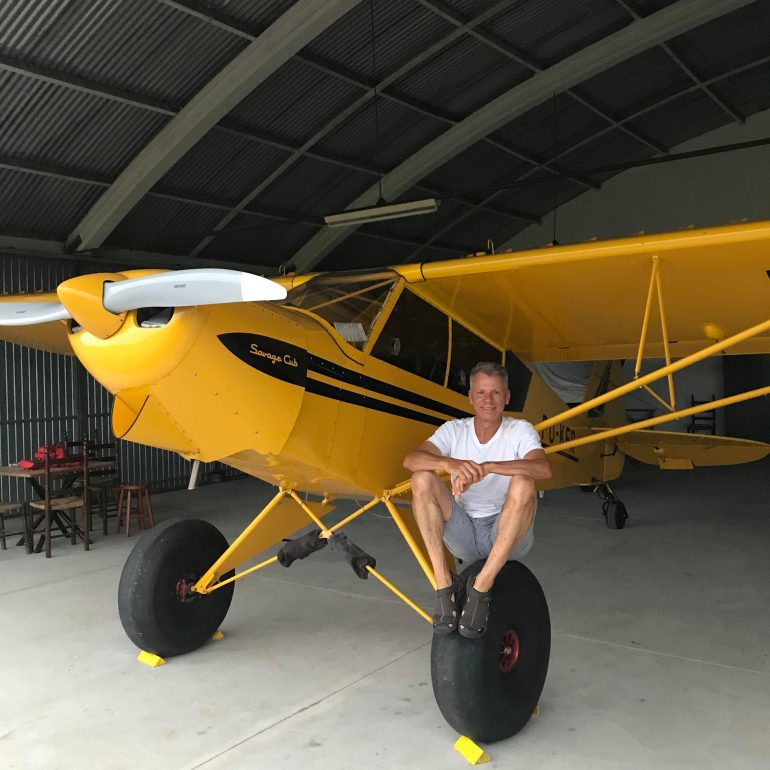 aeronave-de-pequeno-porte-cai-em-bom-retiro-piloto-nao-resiste-e-passageira-sofre-ferimentos-graves2