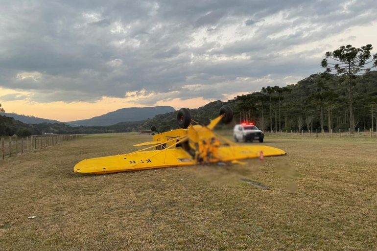 aeronave-de-pequeno-porte-cai-em-bom-retiro-piloto-nao-resiste-e-passageira-sofre-ferimentos-graves3
