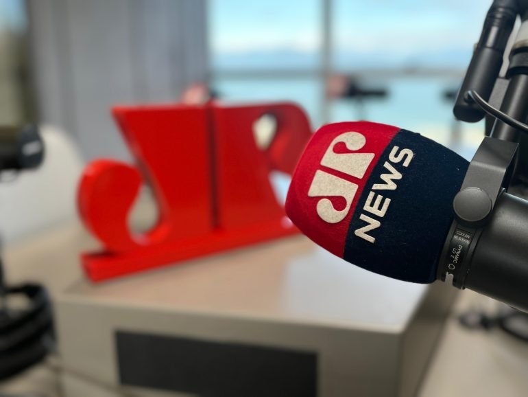 aniversario-da-jovem-pan-news-florianopolis-marca-aumento-de-potencia-e-mudanca-para-983-fm