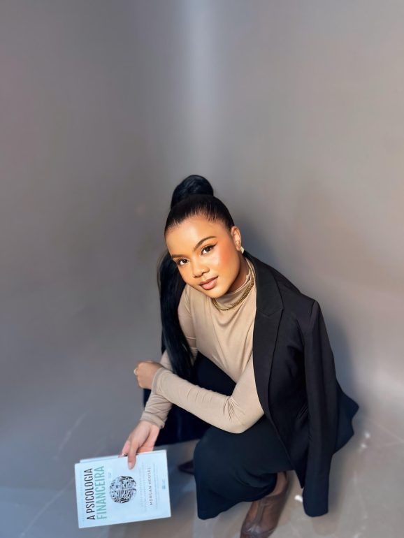 aos-25-anos-jovem-catarinense-desenvolve-linha-de-cosmeticos-para-cuidar-da-pele-negra-com-ciencia-e-afeto5